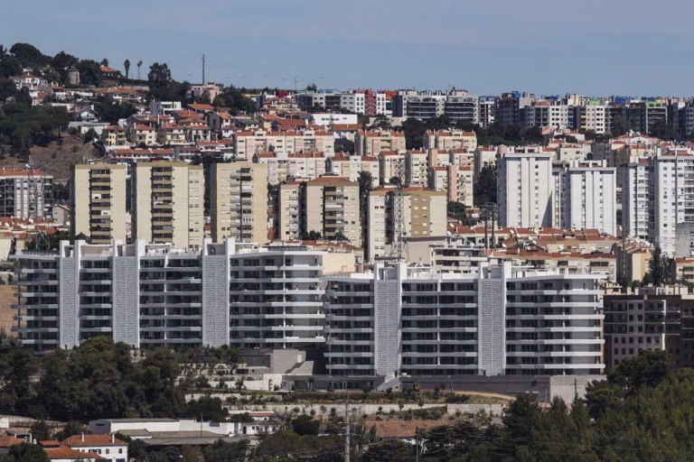 Parlamento debate projetos dos partidos para reforçar arrendamento
