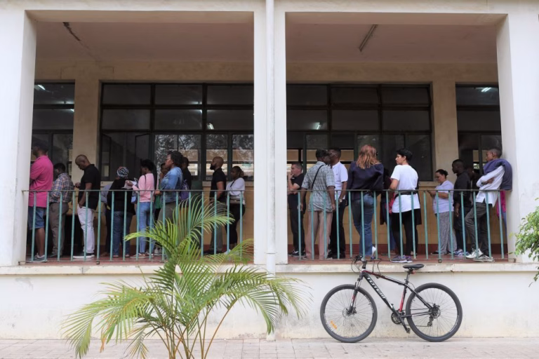 Moçambique quer serviços públicos na 