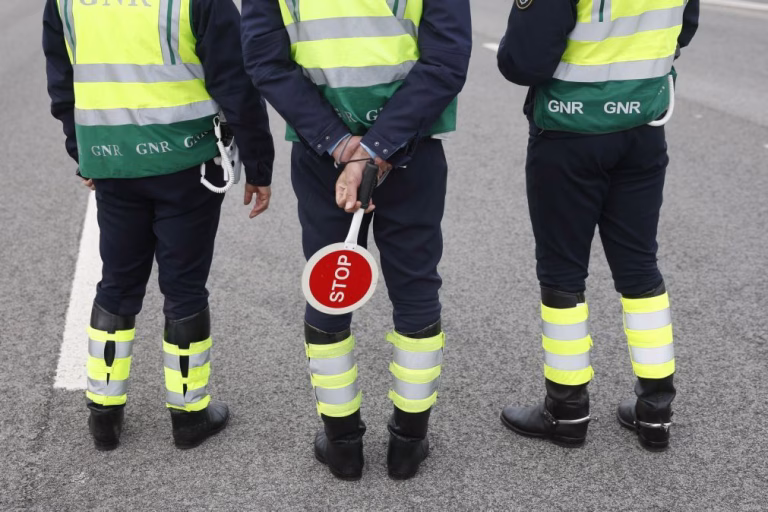 Quatro mortos em acidentes na 6.ª feira elevam para 13 total de vítimas na operação da GNR