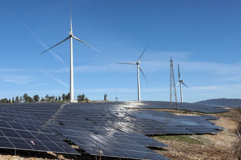 Chint Solar projeta três centrais solares com baterias e eólicas para o Alentejo