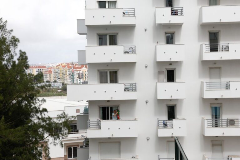 FMI recomenda reversão de apoios aos jovens na compra da primeira casa