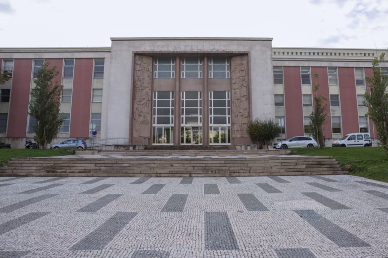 A vida e o rasto de Luís de Camões em duas exposições inauguradas na Biblioteca Nacional