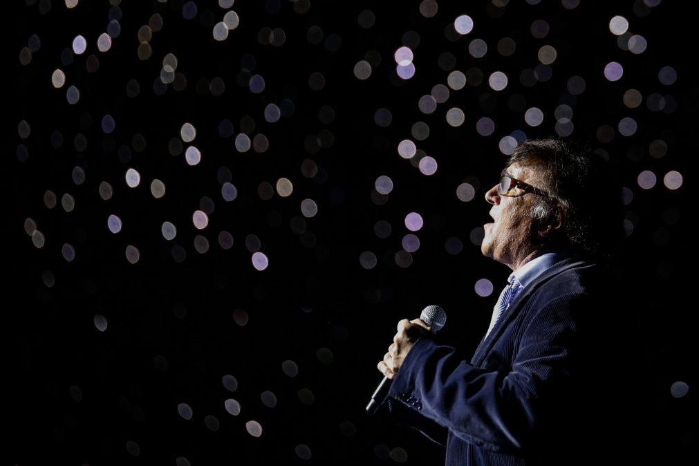 José Cid e fogo de artifício na noite de São João em Vila Nova de Gaia