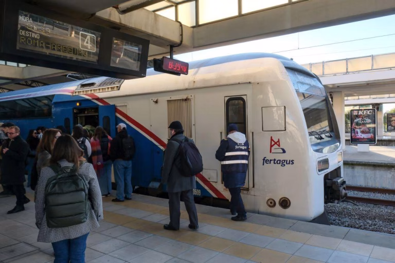 Circulação de comboios da Fertagus normalizada cerca das 08:00