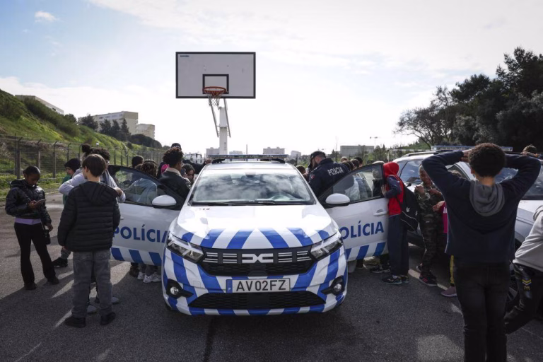 Nova operação da PSP nas escolas a partir de hoje contra a violência