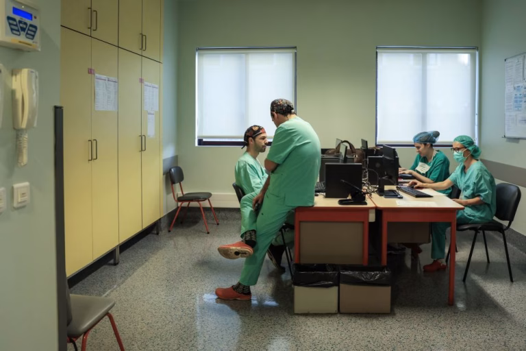 ULS Matosinhos pede ida à Urgência de Obstetrícia e Ginecologia só após contacto com Linha SNS24