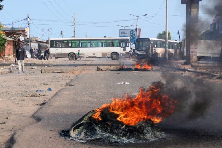 Moçambique vai gastar 9,4 ME da revisão do OE em infraestruturas danificadas nos protestos