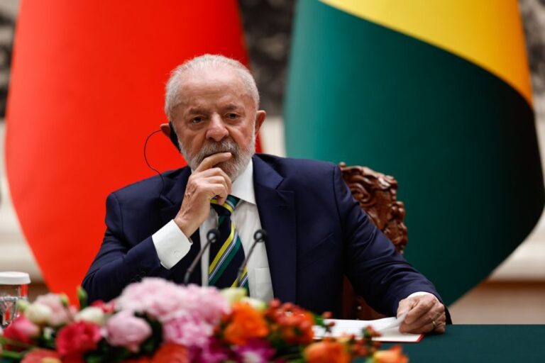 Lula critica taxação dos EUA e avisa que Brasil irá procurar novos mercados