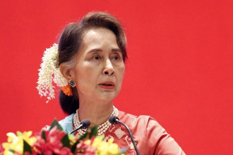 Myanmar: Nobel da Paz Aung San Suu Kyi vai cumprir resto da pena em prisão domiciliária