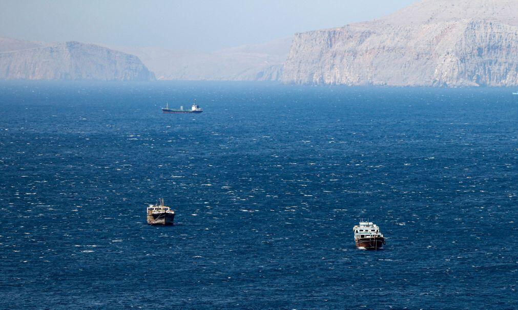 Tráfego no estreito de Ormuz sobe para 31 navios por dia