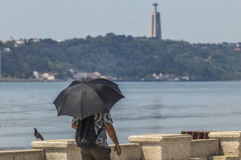 Sete distritos do continente sob aviso amarelo no fim de semana devido ao calor