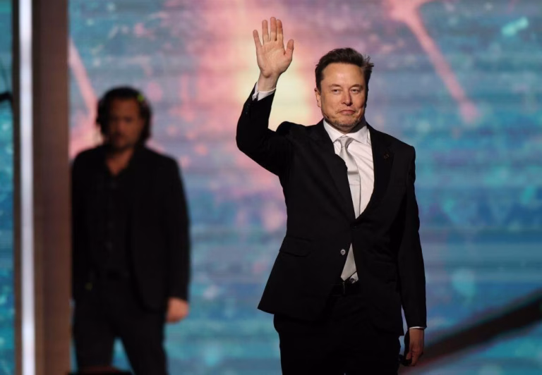 Elon Musk ocupa destacado o primeiro lugar no 'ranking' dos mais ricos do mundo