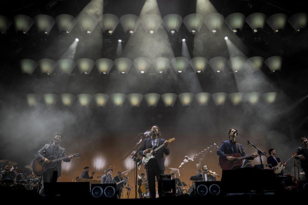 Os Quatro e Meia anunciam novo álbum e lançam dueto com Luís Trigacheiro