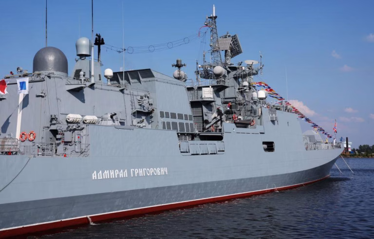 Drone ucraniano atinge fragata russa no Mar Negro