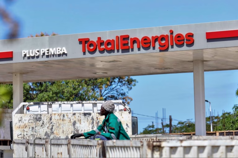 Governo moçambicano pede uso de transportes públicos e teletrabalho para racionalizar combustíveis
