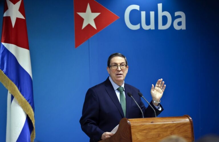 Governo cubano denuncia bloqueio total imposto pelos EUA