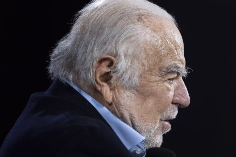Novo livro de Manuel Alegre, vários inéditos e premiados marcam edições livreiras de fevereiro