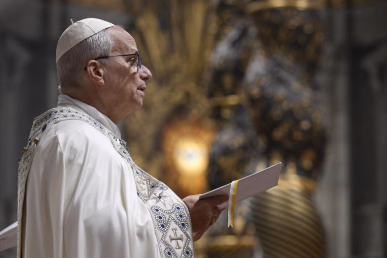 Papa pede a Roma que acolha estrangeiros na missa de véspera de Ano Novo