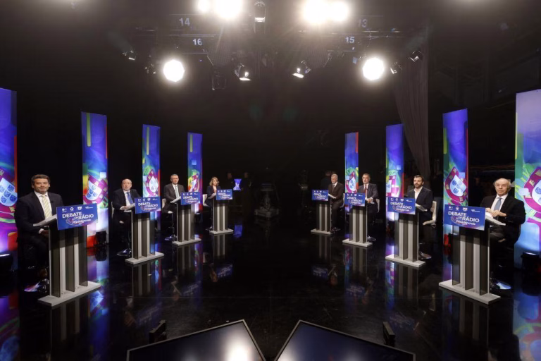 Único debate televisivo com os 11 candidatos as eleições presidenciais realiza-se hoje