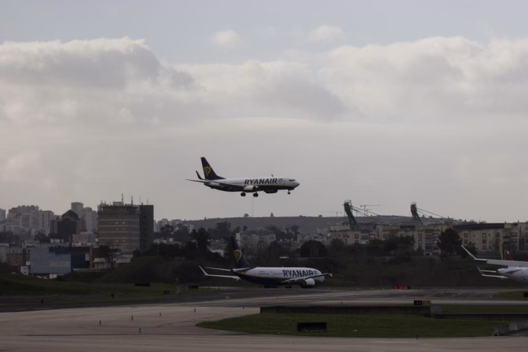 Inspeção-geral aplicou coima à ANA Aeroportos por incumprir plano do ruído em Lisboa