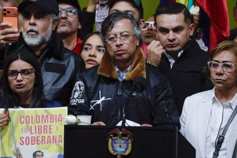 Presidente colombiano nega investigações contra si no país por ligações ao narcotráfico