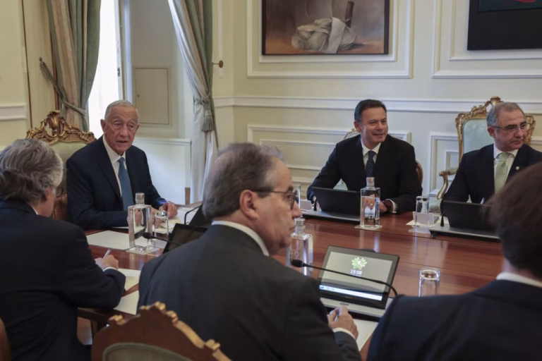 Reunião do Conselho de Estado começou cerca das 15:10 com uma ausência