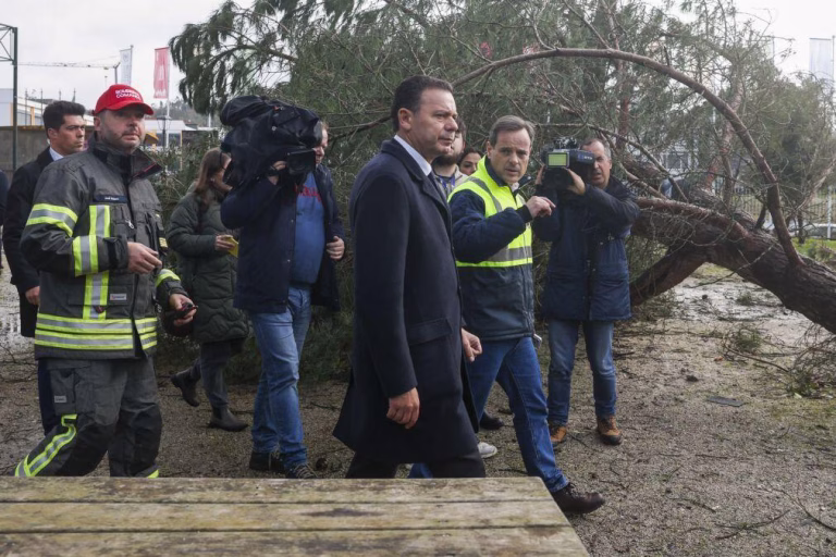 Mau tempo: Montenegro faz 