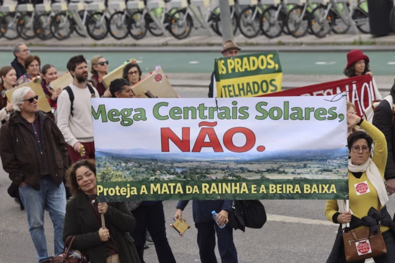 Mais de 100 pessoas em Lisboa mostram que 