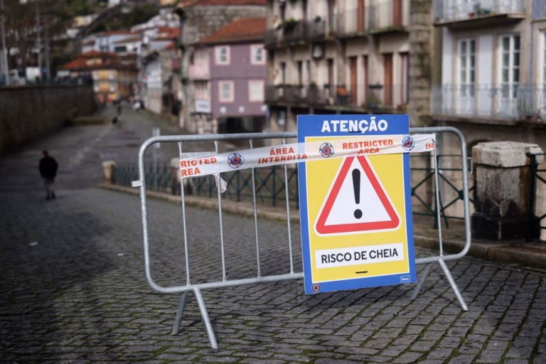 Proteção Civil alerta para chuva intensa e ventos fortes com depressão Marta