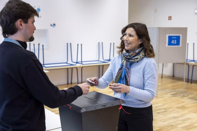 Presidenciais: Líder da IL apela ao voto, decisivo para uma 