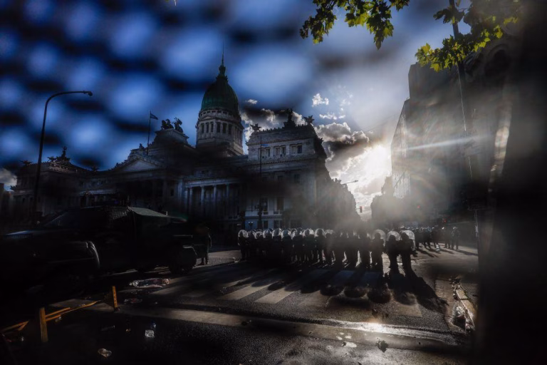 Câmara baixa do parlamento da Argentina aprova reforma laboral