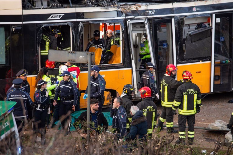 Autoridades de Milão confirmam morte de duas pessoas em acidente de elétrico em Milão