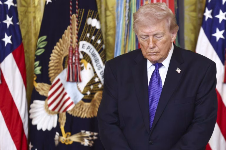 Congresso norte-americano prepara-se para votar limites de Trump