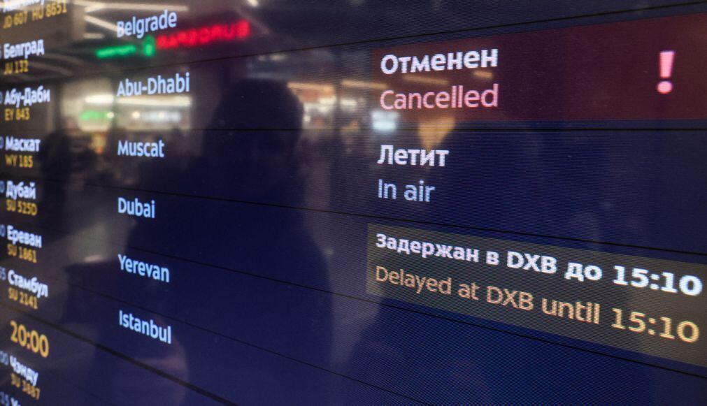 Quatro aeroportos de Moscovo encerrados devido a ataques com drones