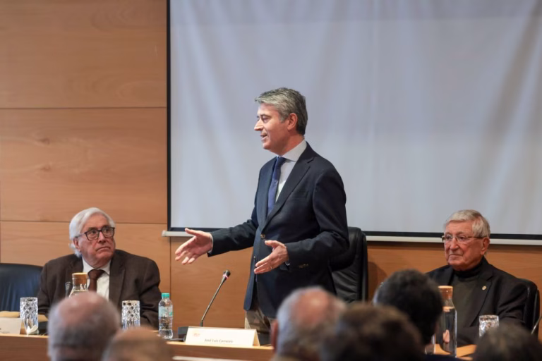 José Luís Carneiro diz que quem quer dialogar com a UGT deve pedir diretamente