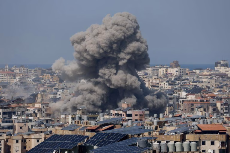 Sobe para 773 o número de mortos em ataques aéreos israelitas no Líbano