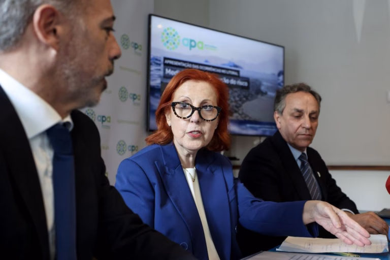 Ministra diz que está por definir quando vai ser disponibilizado 10% das reservas do petróleo