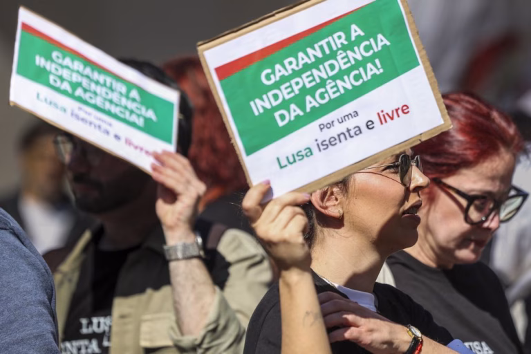 Sindicatos da Lusa desafiam ERC a pronunciar-se sobre revisão dos estatutos