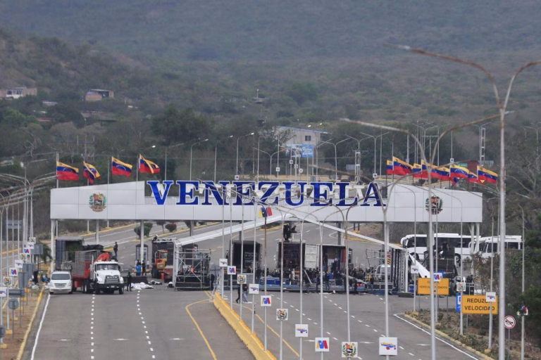 Venezuela e Colômbia cancelam reunião presidencial devido a 