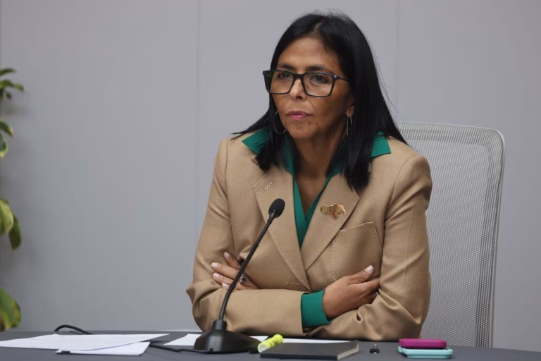Presidente interina da Venezuela anuncia 