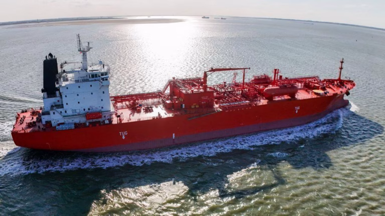 Pequim confirma que três navios chineses atravessaram Estreito de Ormuz