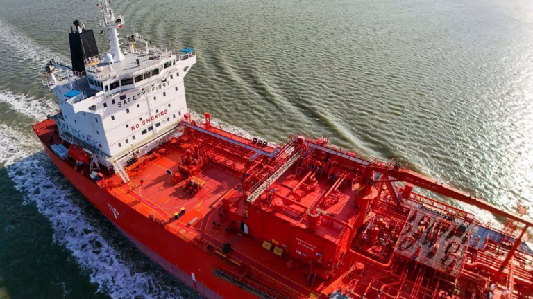Petroleiro alvo de um ataque perto do Estreito de Ormuz