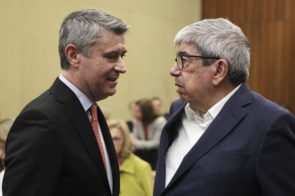 Ferro Rodrigues pede ao PS para não viabilizar Orçamento do Estado para 2027