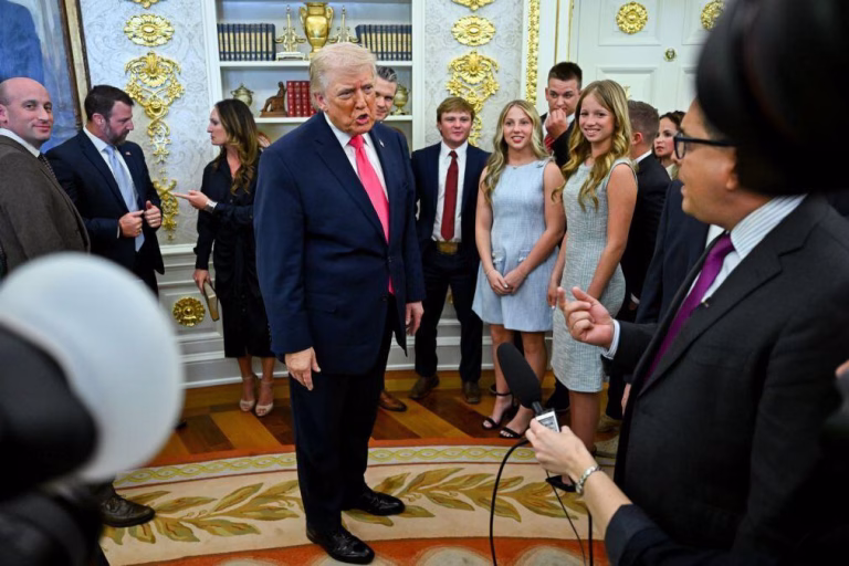 Trump insiste que há negociações e refere 