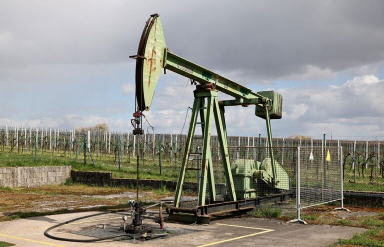 OPEP+ decide aumentar produção de petróleo em 188.000 barris por dia