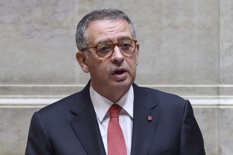 Seguro discursa hoje pela primeira vez na sessão solene do 25 de Abril no parlamento