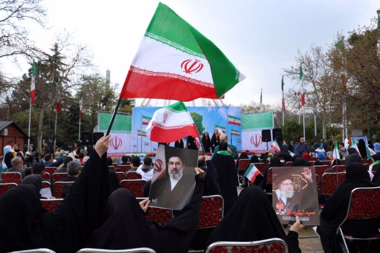Ataques aéreos causam oito mortos e 95 feridos na província iraniana de Alborz