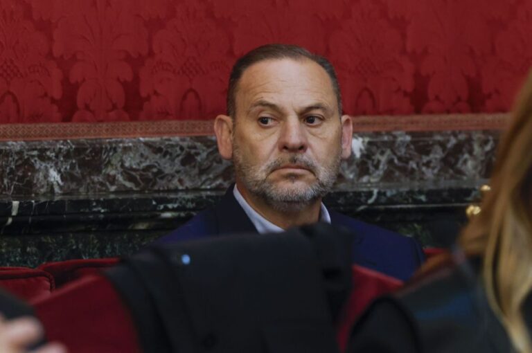 CORREÇÃO DO TÍTULO Ex-ministro de Pedro Sánchez condenado a mais de 24 anos de prisão por corrupção