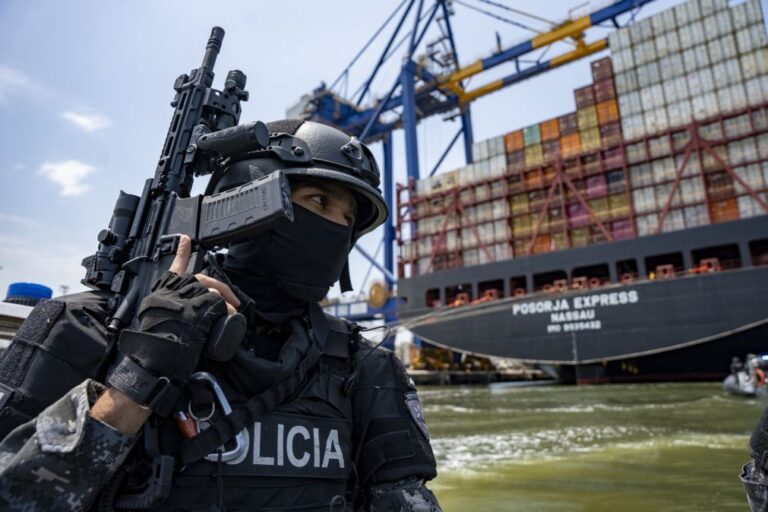 Estados Unidos atacam nova embarcação no Pacífico e matam dois tripulantes
