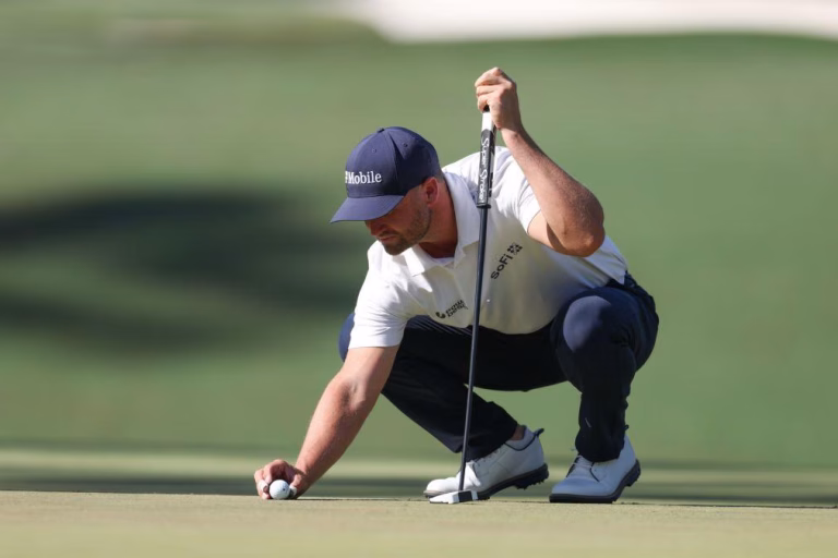 Wyndham Clark lidera US Open de golfe após primeira ronda incompleta